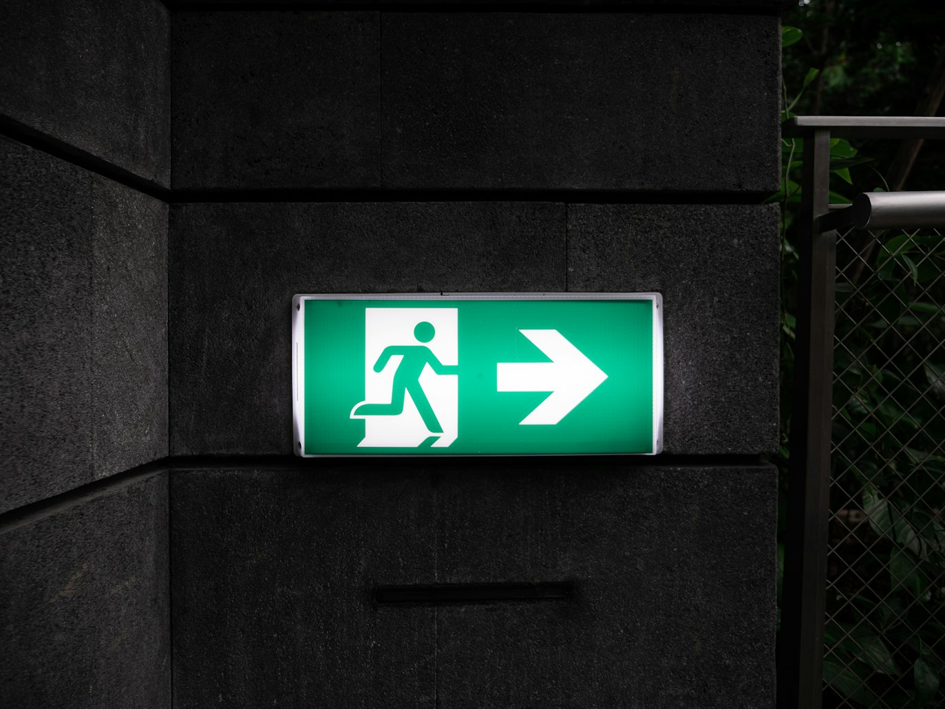 How to Find the Right Distributor of Emergency Lighting Applications