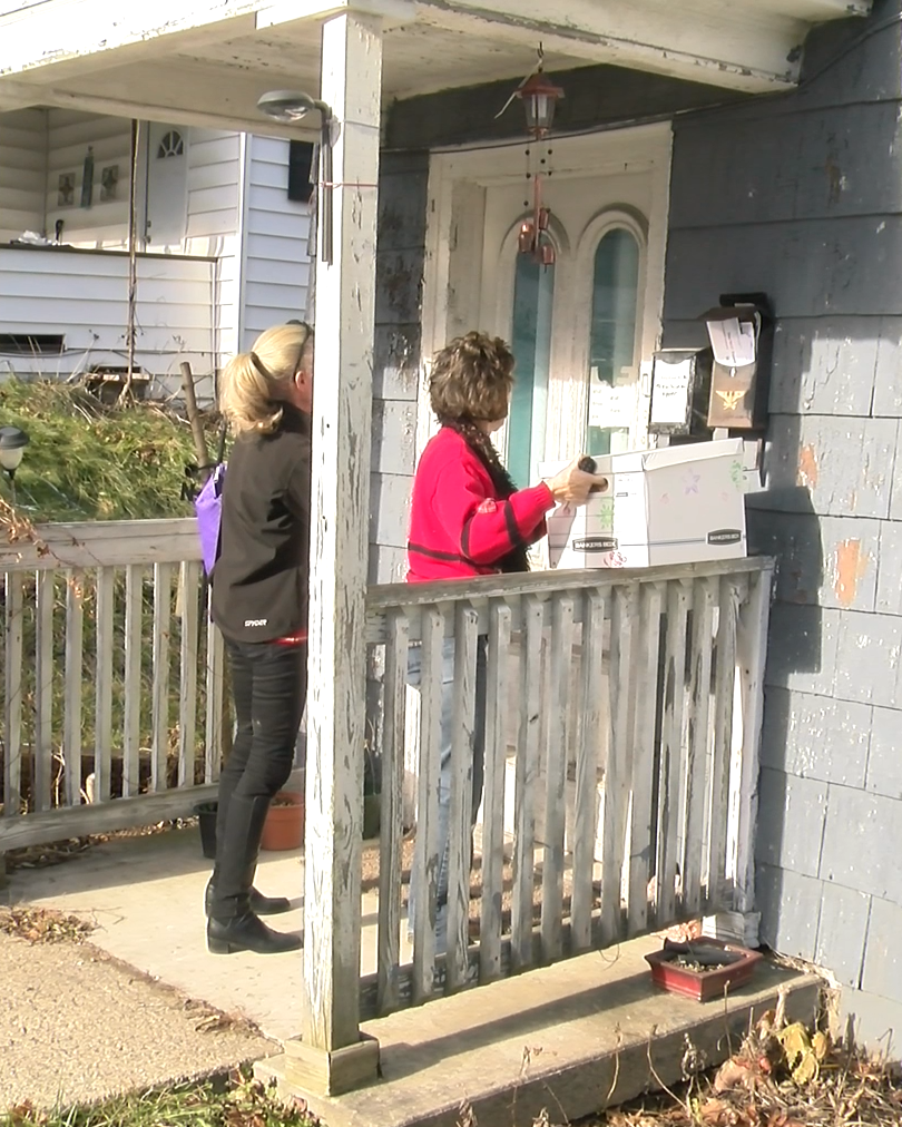 “Santa for Seniors: Bringing Gifts, Meals, and Holiday Cheer to Chautauqua County’s Elderly”