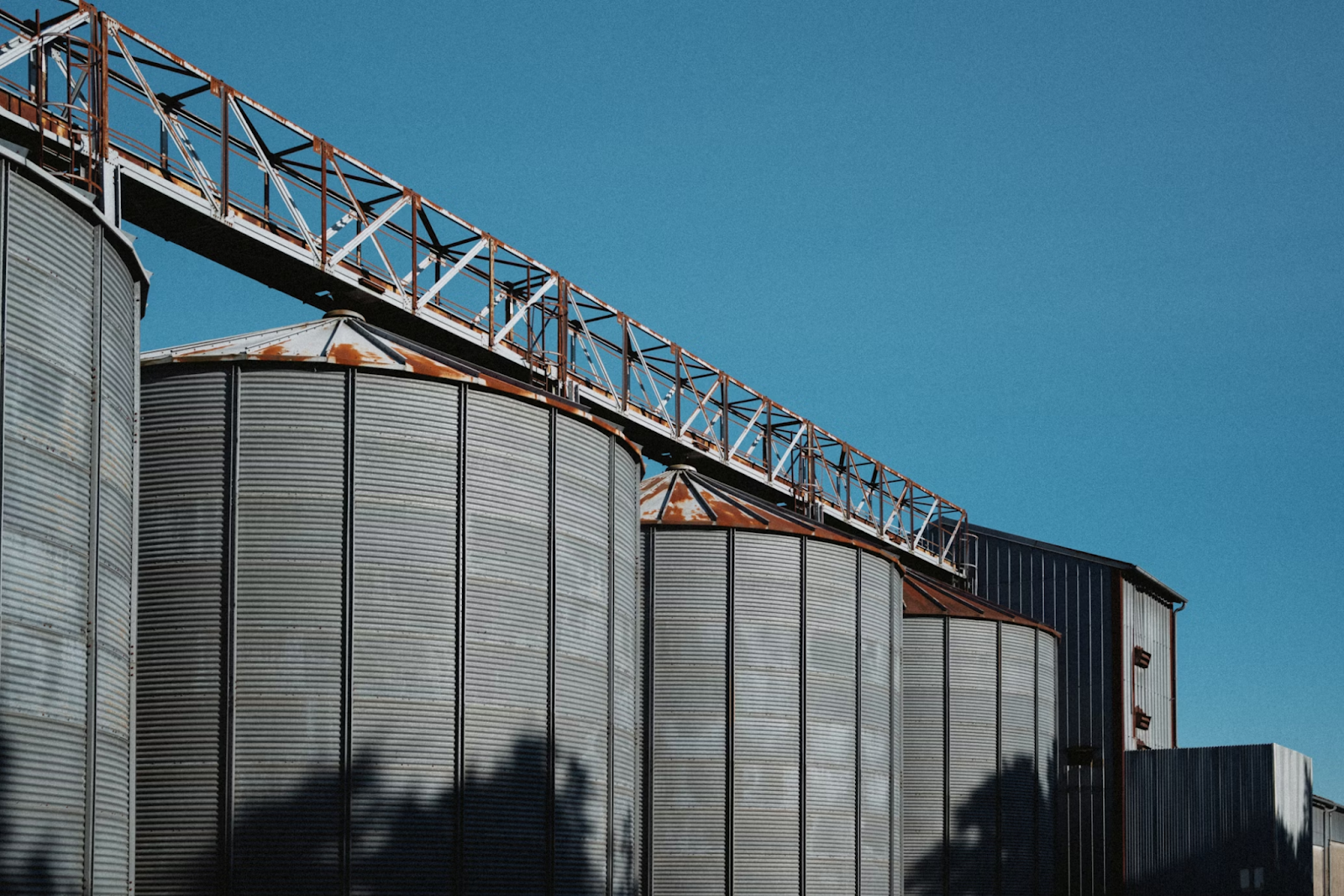 Why More People Are Turning to Storage Tanks for Their Liquid Storage