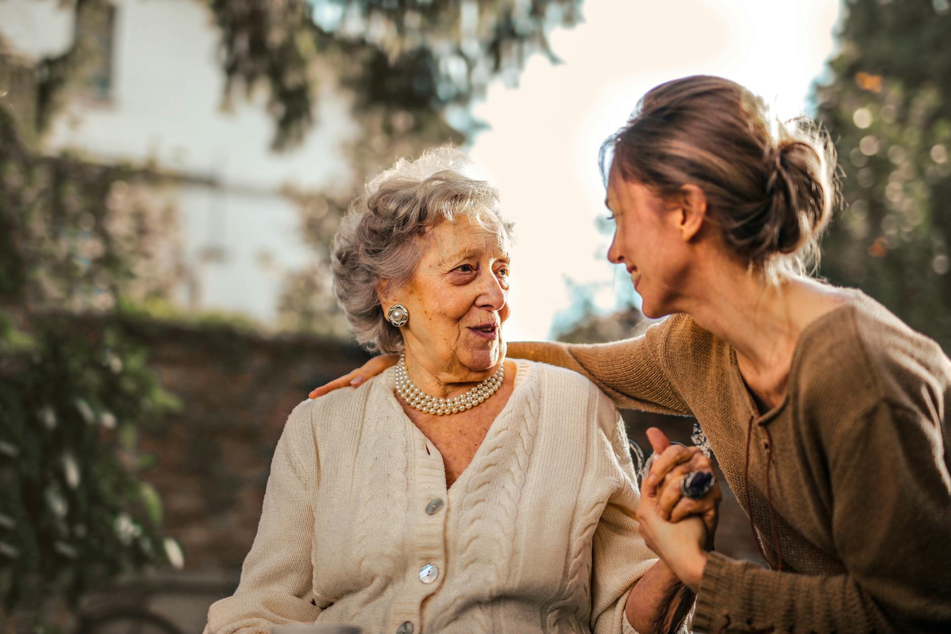 Choosing the Right Senior Living Option: A Guide to Aging Well