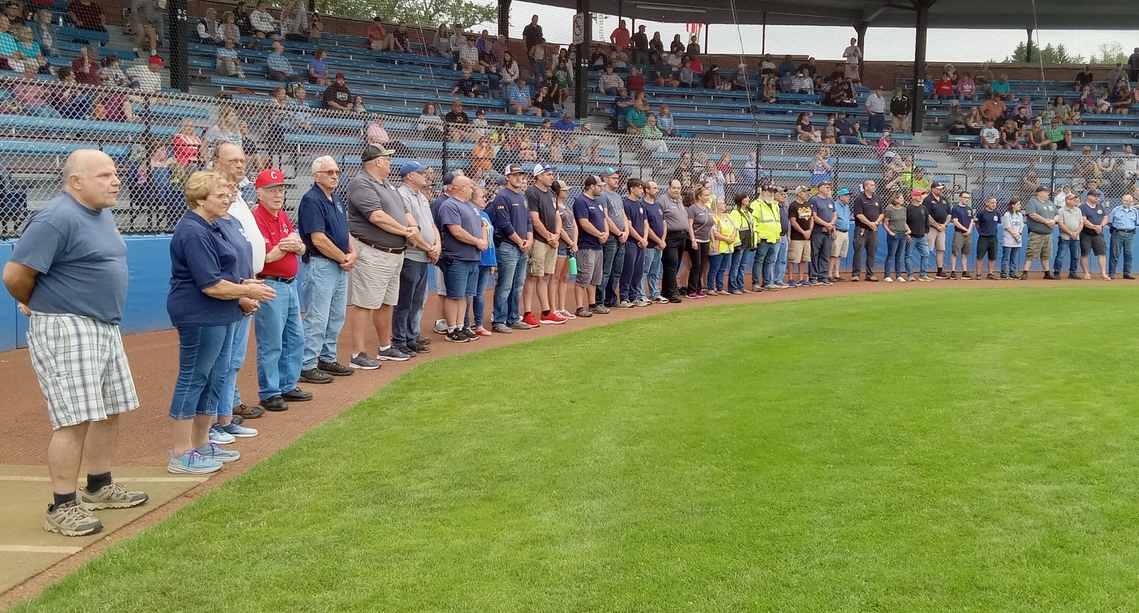 “Heroes Under the Lights: Tarp Skunks & Live CHQ Unite to Celebrate First Responders with Free Community Night”