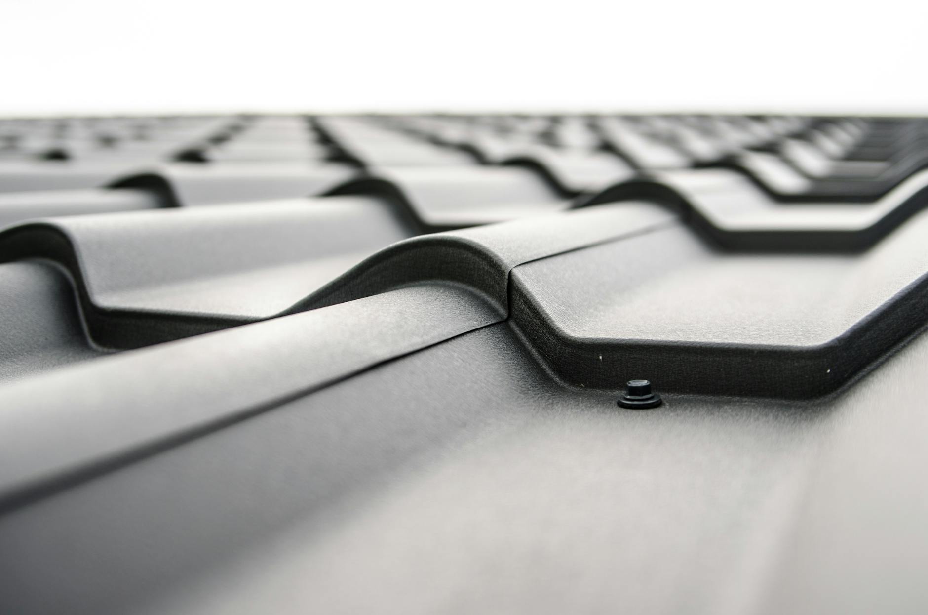 Flat vs. Sloped Roofs: Which Is Right for Your Next Home Project?