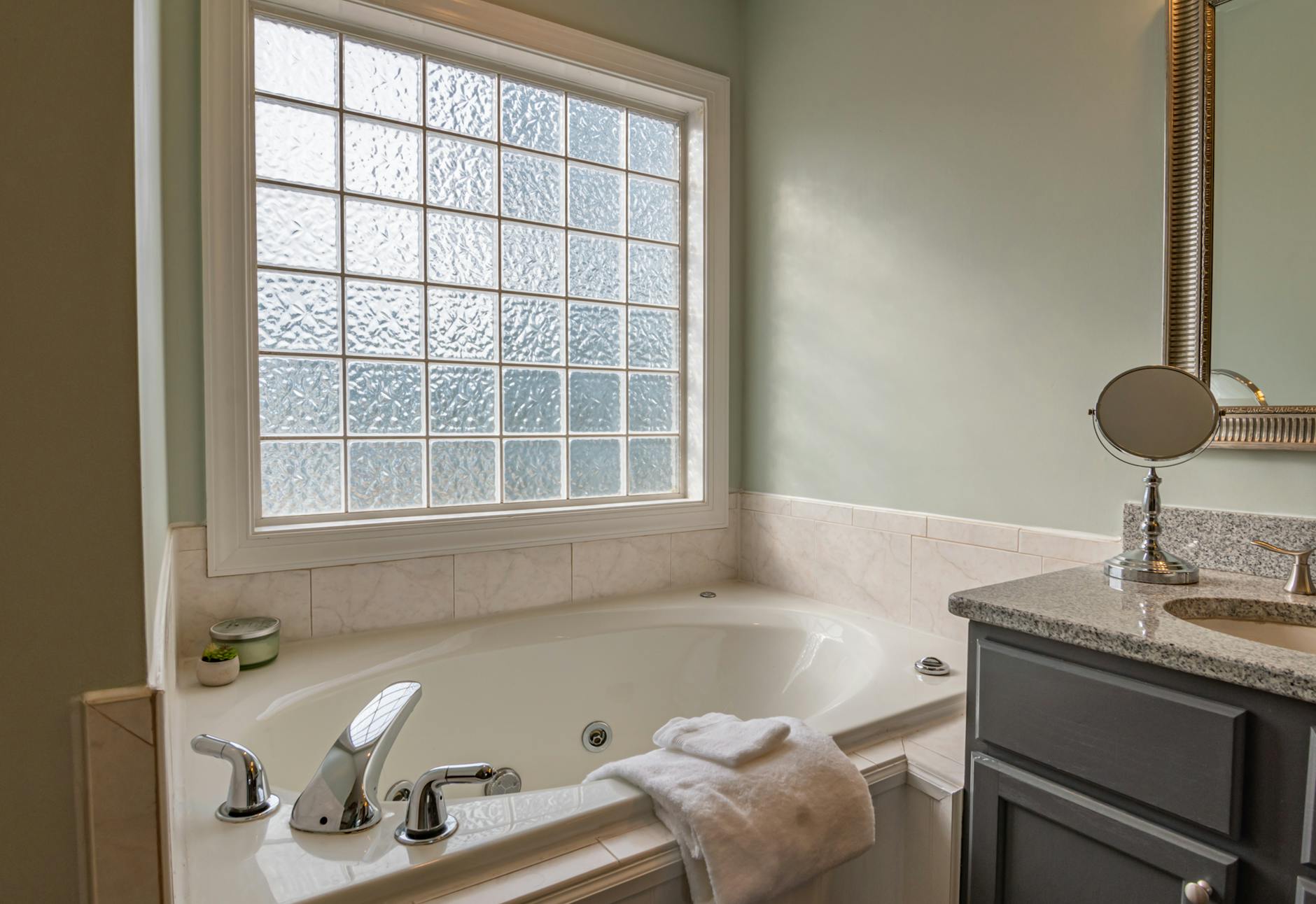 Luxury Meets Innovation: The Future of Full Bathroom Remodeling