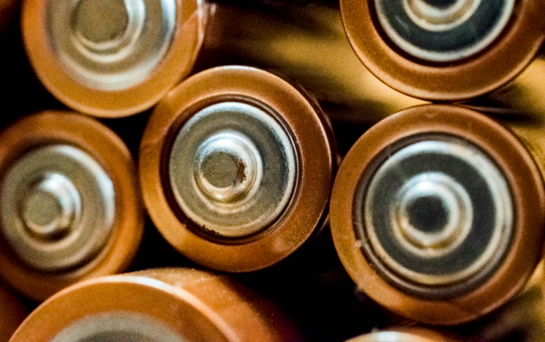 Pros and Cons of Lithium-Ion Batteries