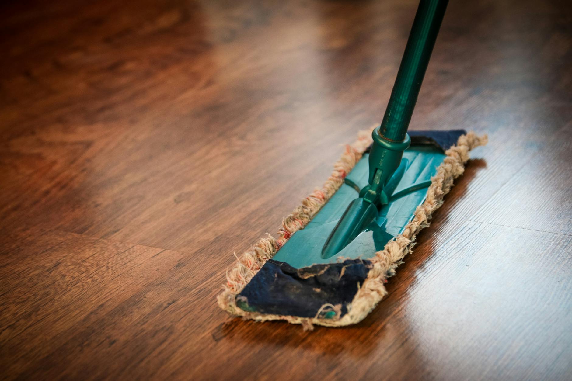 The Benefits of Professional Cleaning Services for a Healthier Living and Working Environment