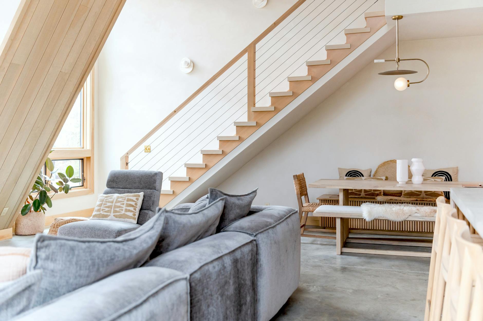 Stair Lift Chair Features That Make Life Easier: What Sets Modern Lifts Apart
