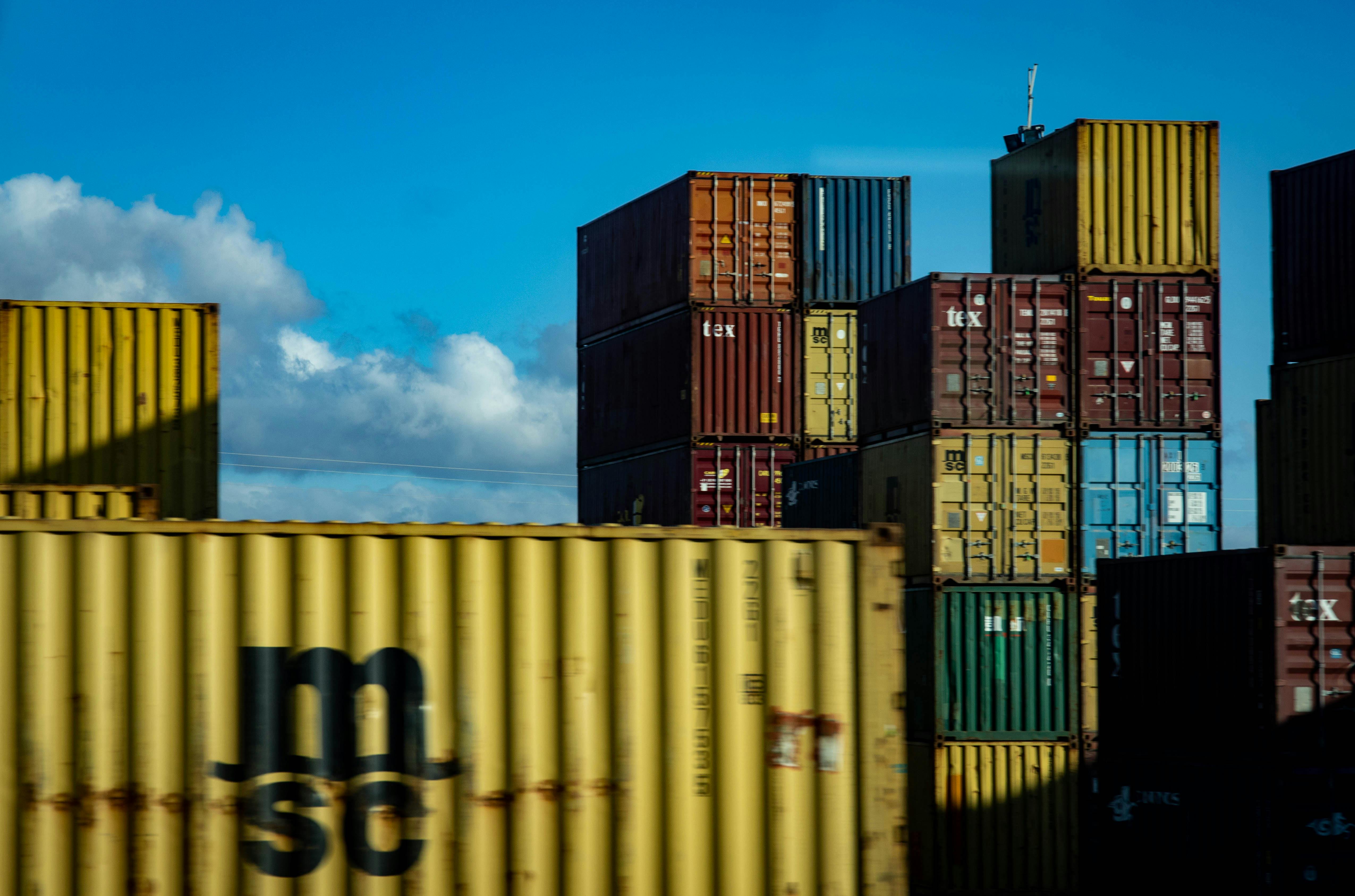 How to Calculate True Shipping Costs for Packages Sent to Australia from the USA