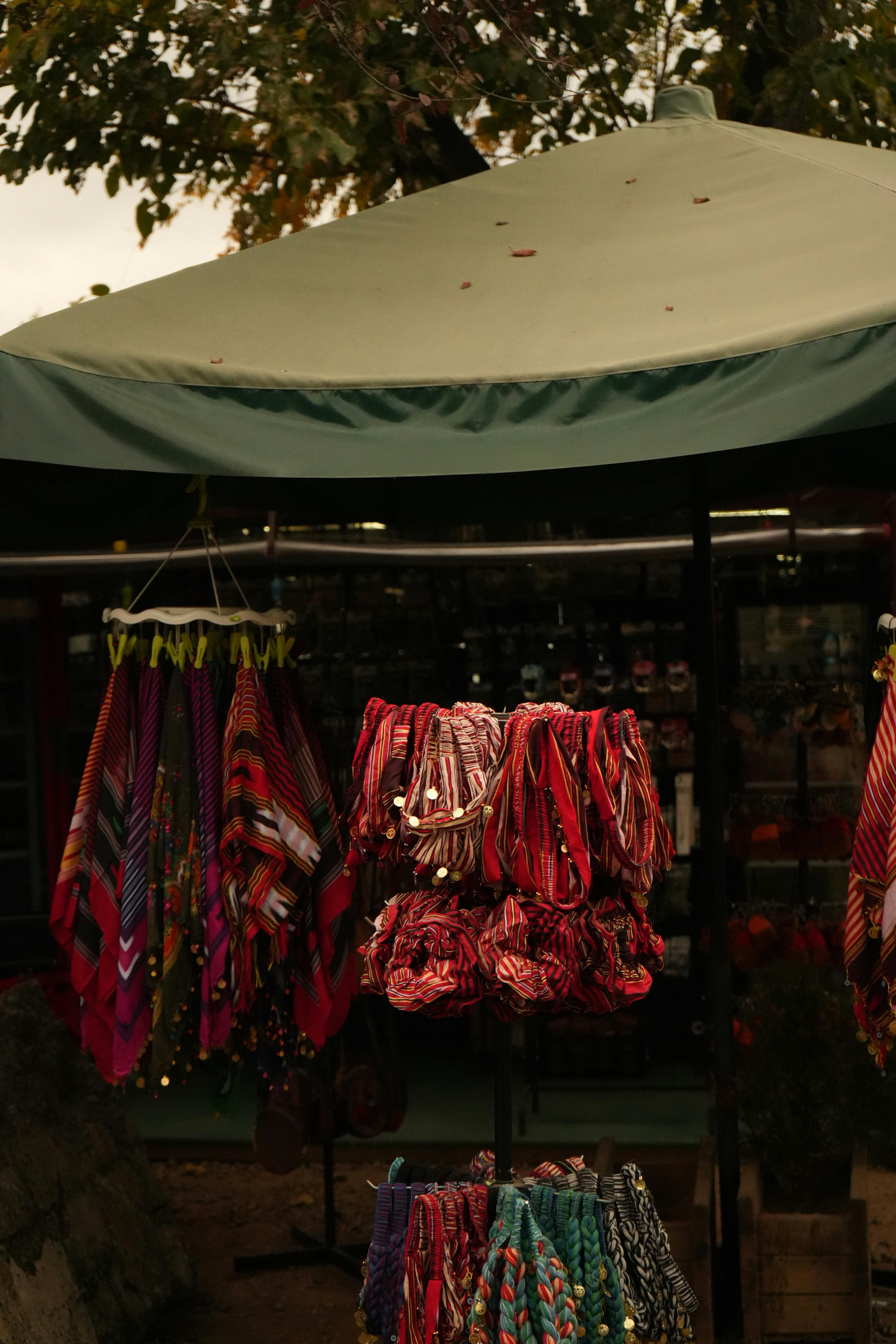 How a Roaming Booth Enhances Guest Interaction, Increases Event Coverage, and Delivers Spontaneous Moments
