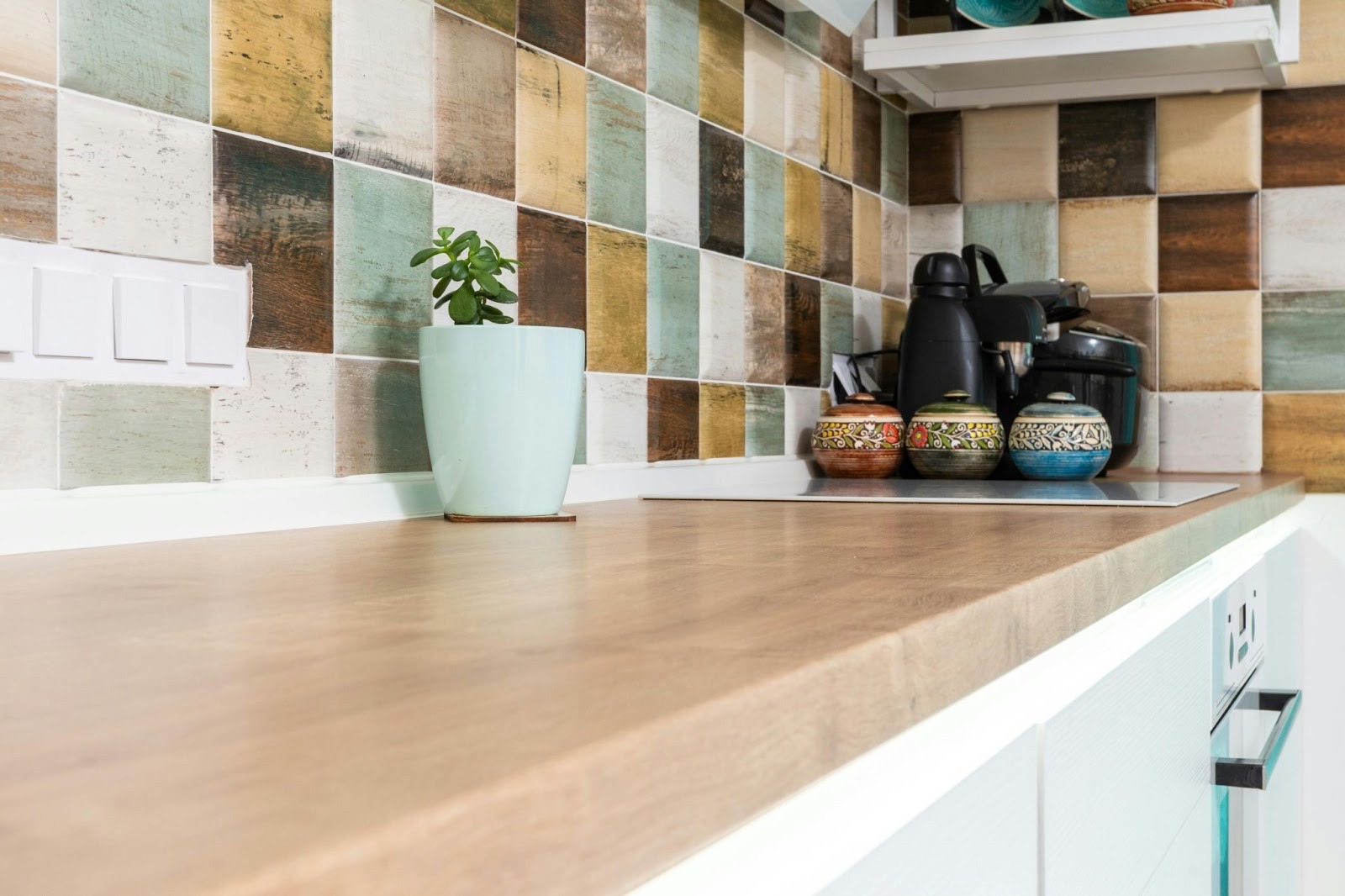 Oversized Subway Tiles: Why Larger Formats (4×12 & 6×12) Are Redefining Kitchen Backsplashes in 2026