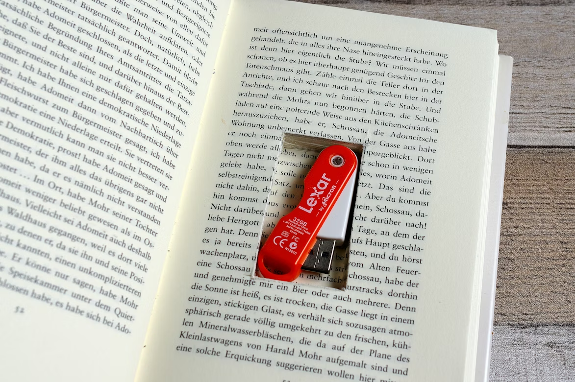 Why Flash Drives Still Matter in a Cloud-Dominated World