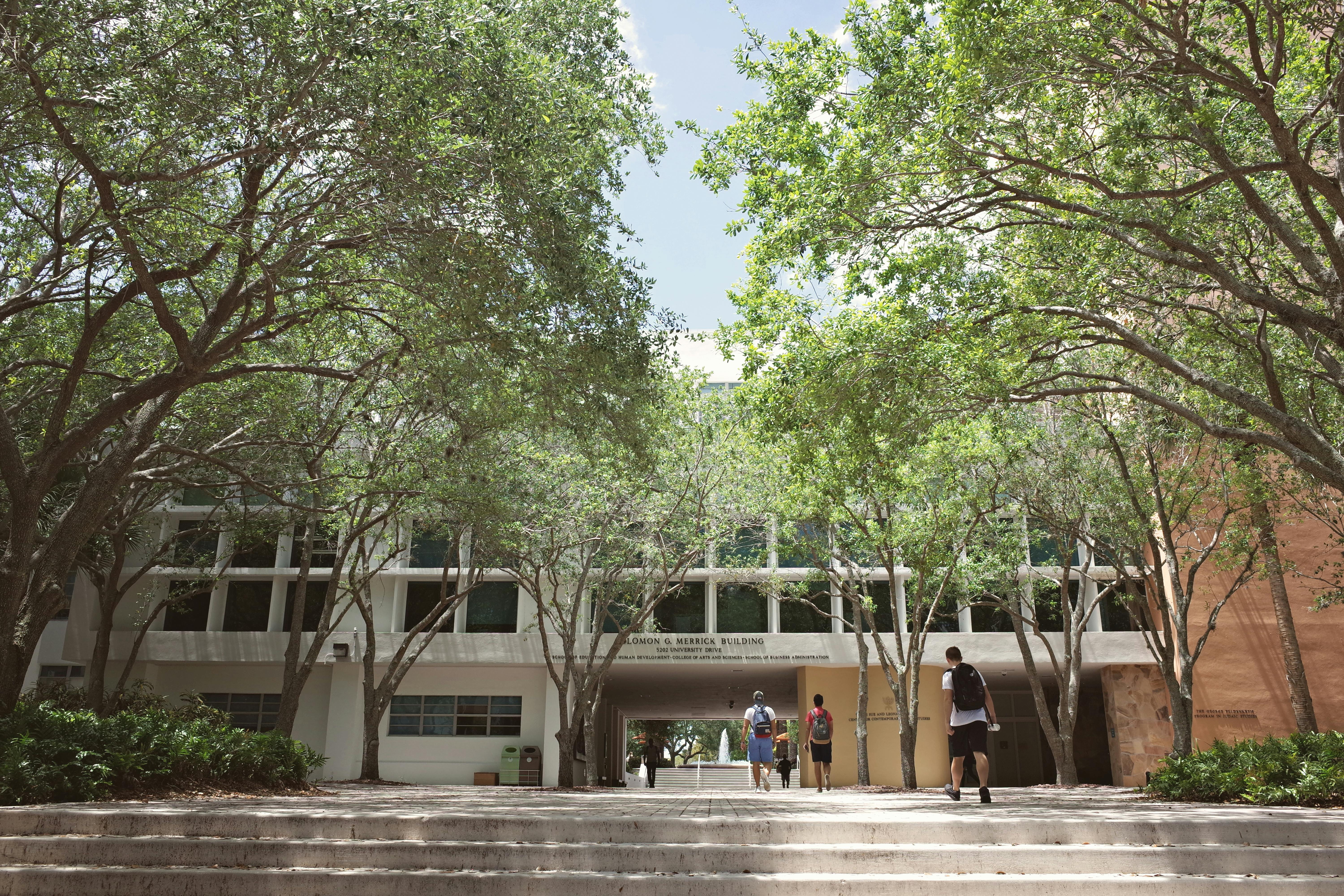Choosing a College for LGBTQ+ Students? Here’s How to Use the Campus Pride Index Effectively