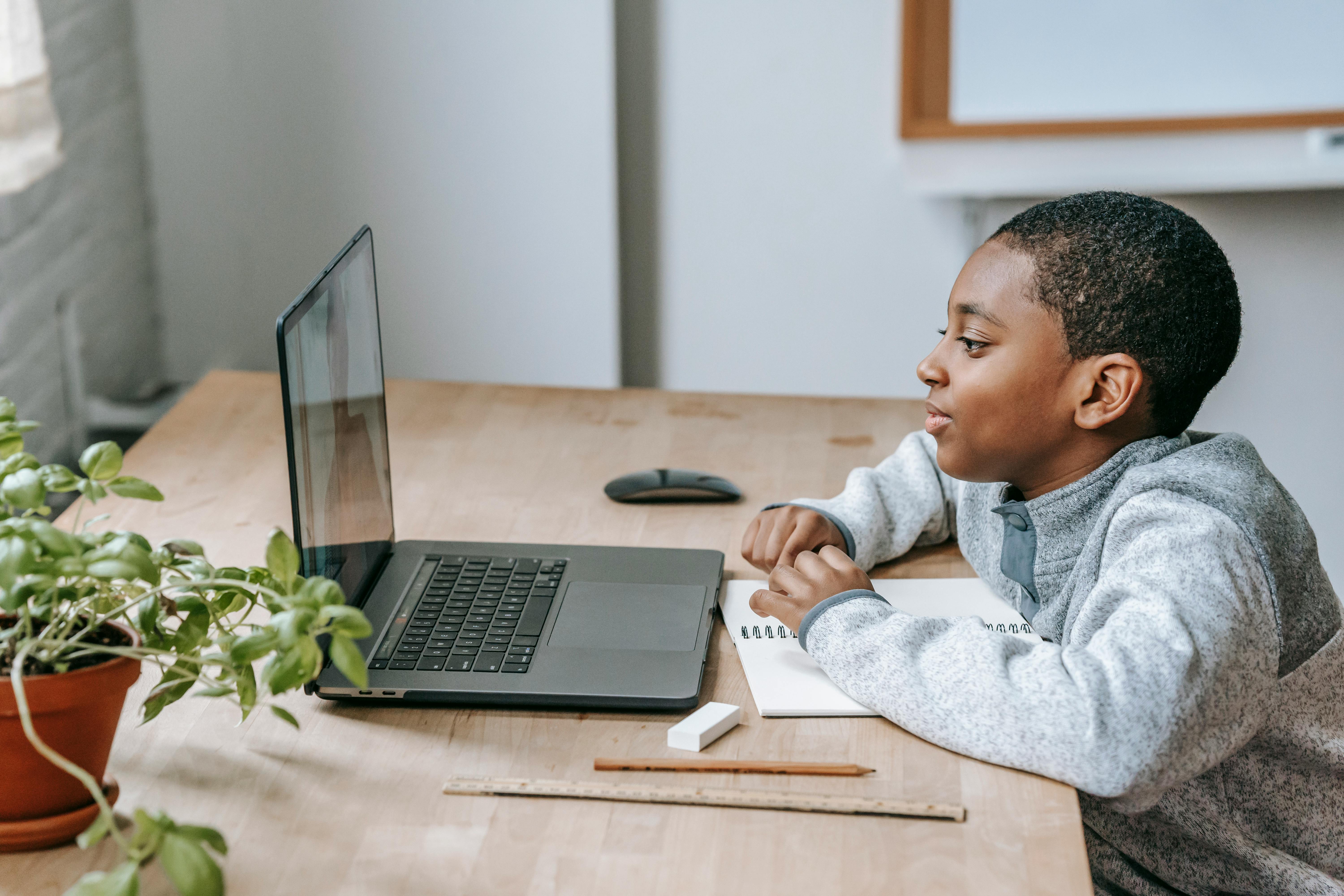 Why Online Science Tutoring is Better Than Traditional Classes
