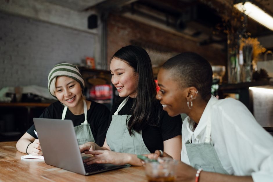 How AI Can Simplify SOPs For Growing Small Teams