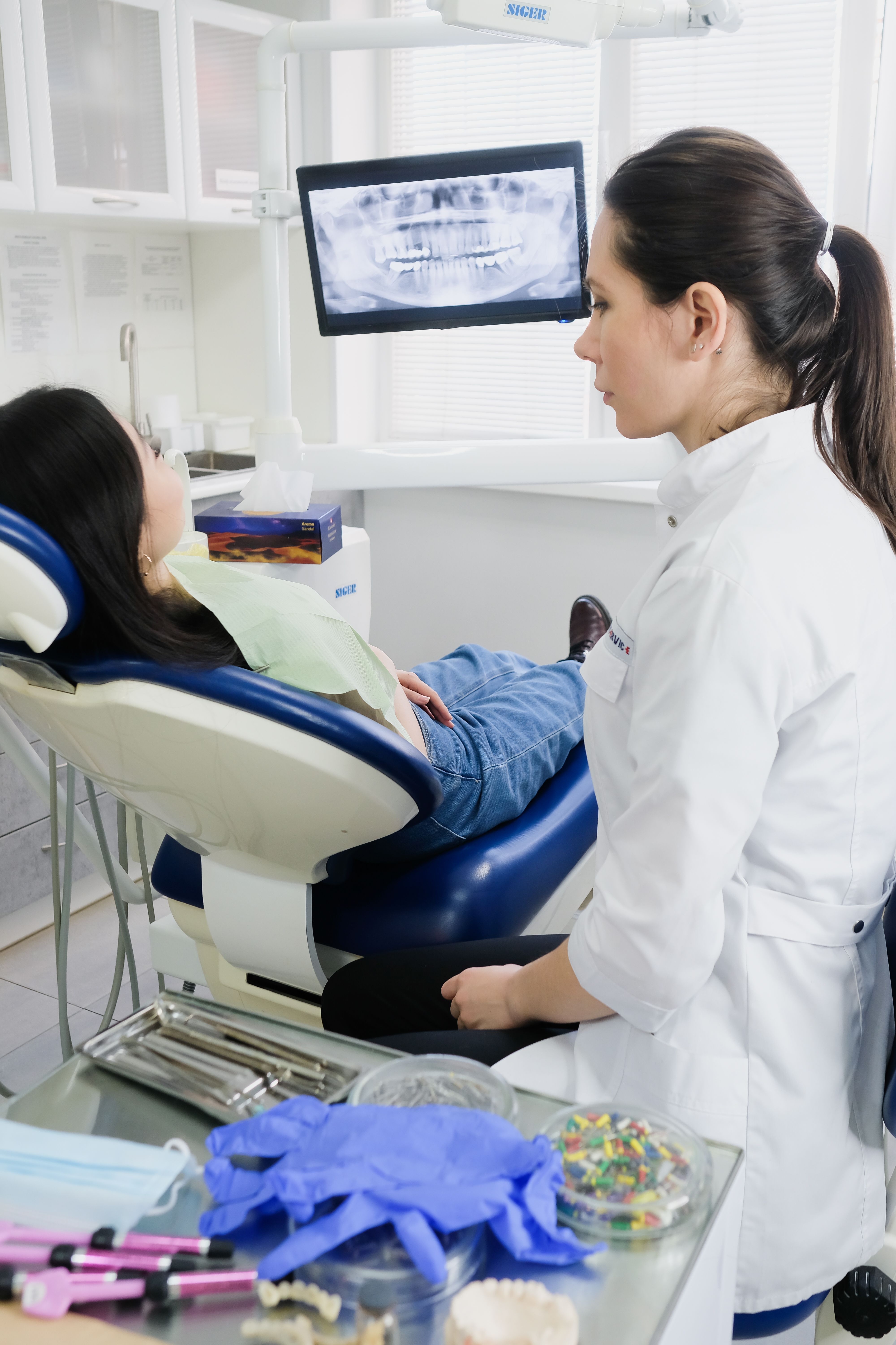 What a Certified Specialist Orthodontist in Surrey Checks at a First Visit