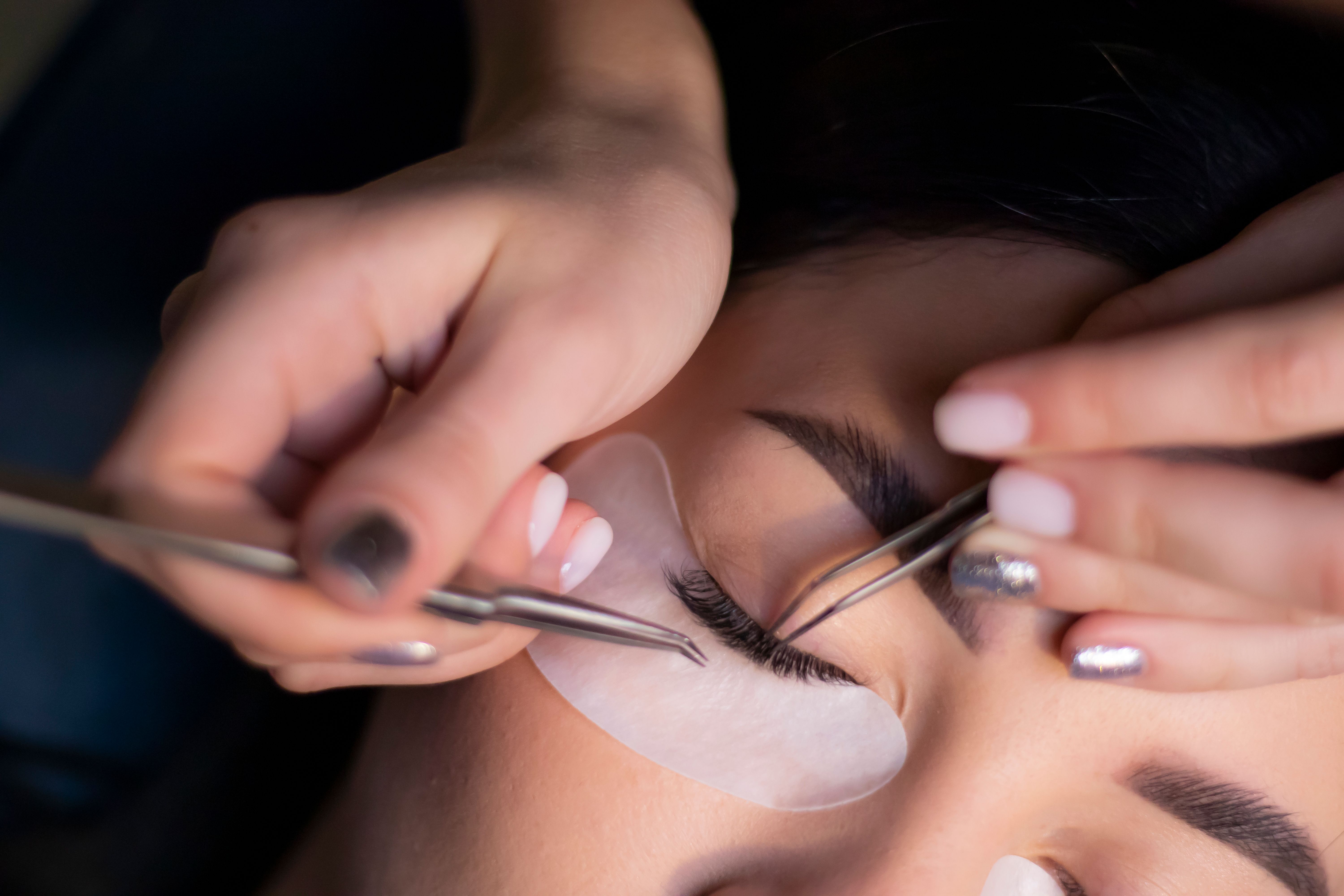 How to Choose the Right Eyelash Extensions in Tucson for Your Eyes