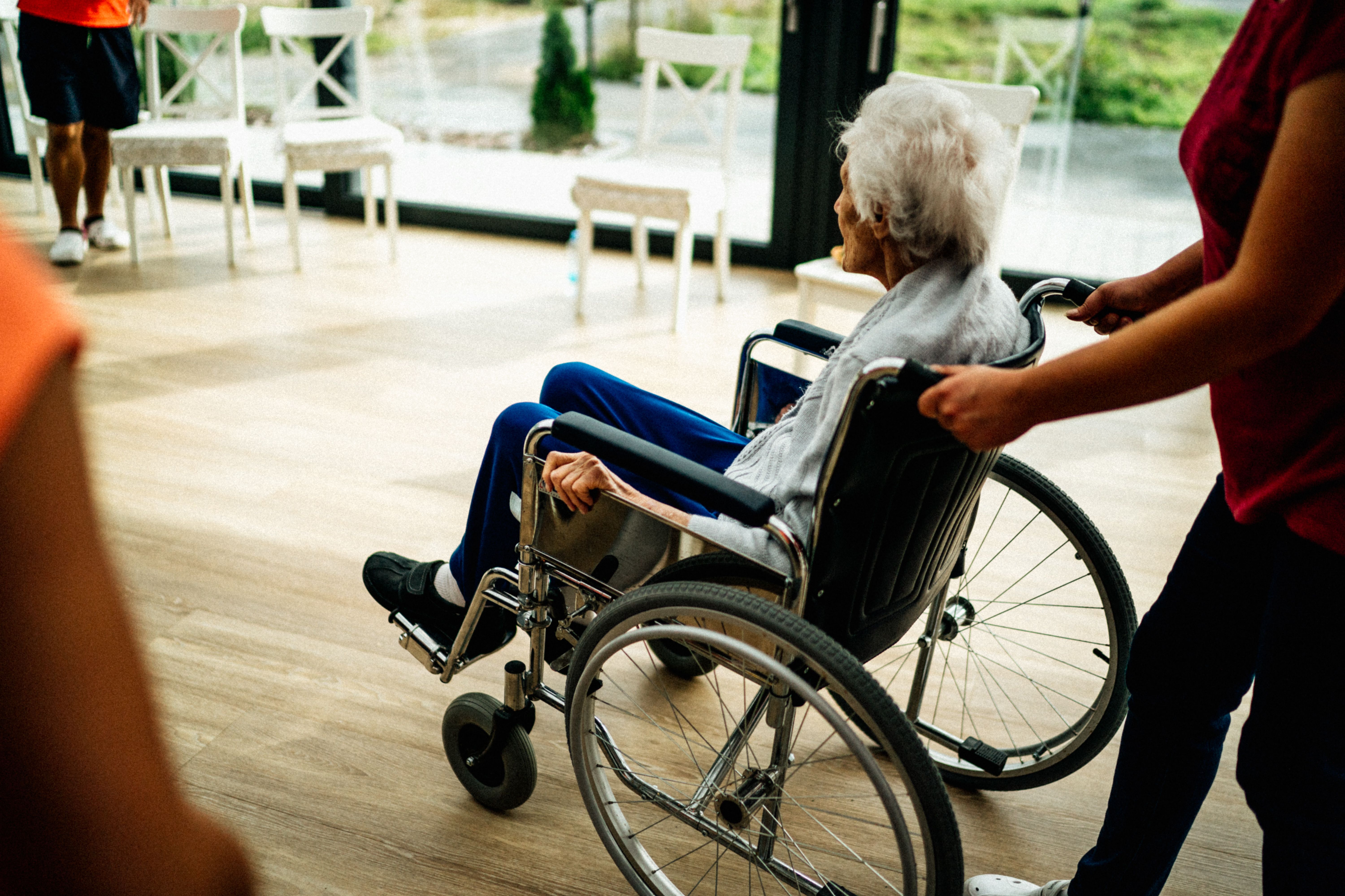 Signs Your Aging Parent May Need More Support at Home