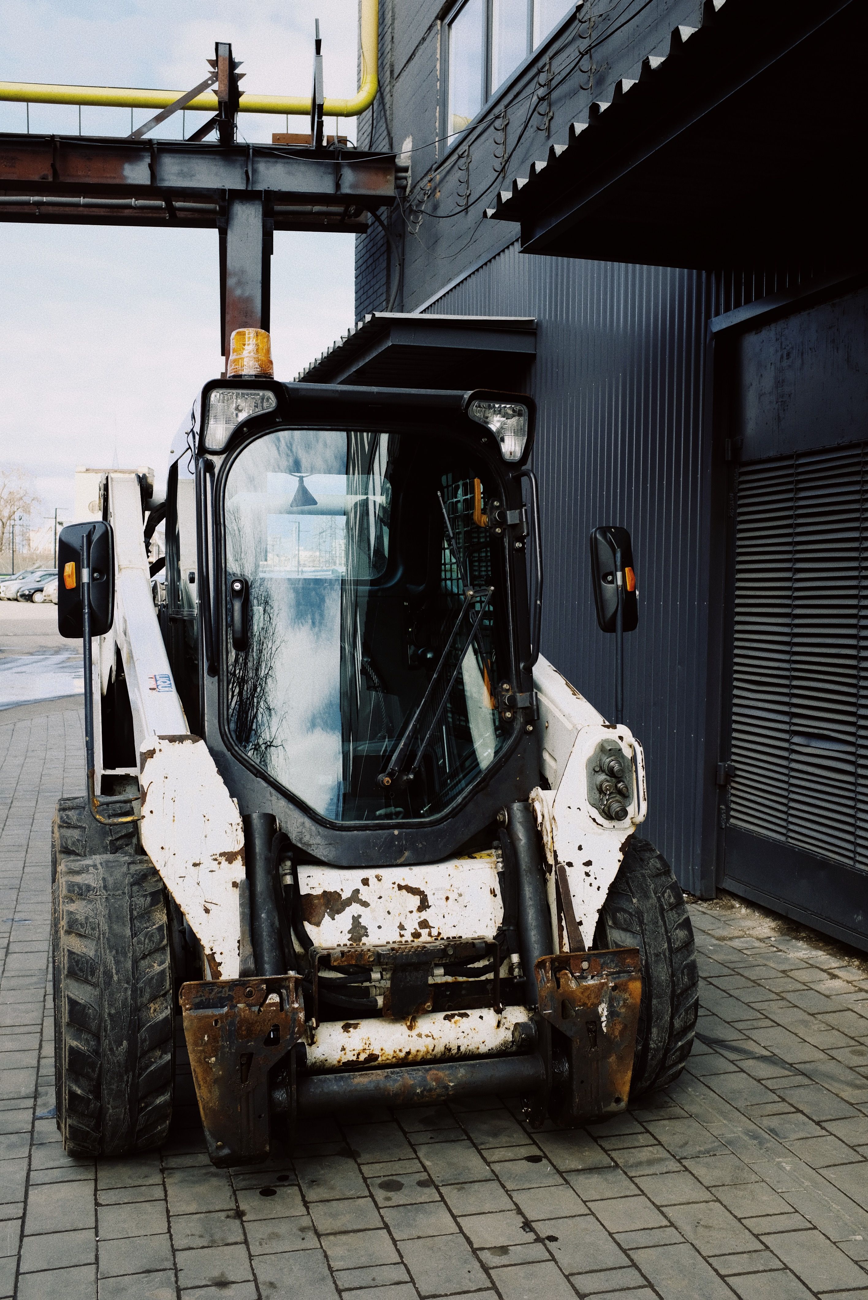Building Through Lake-Effect Season: Why More Industrial Projects Are Moving Indoors
