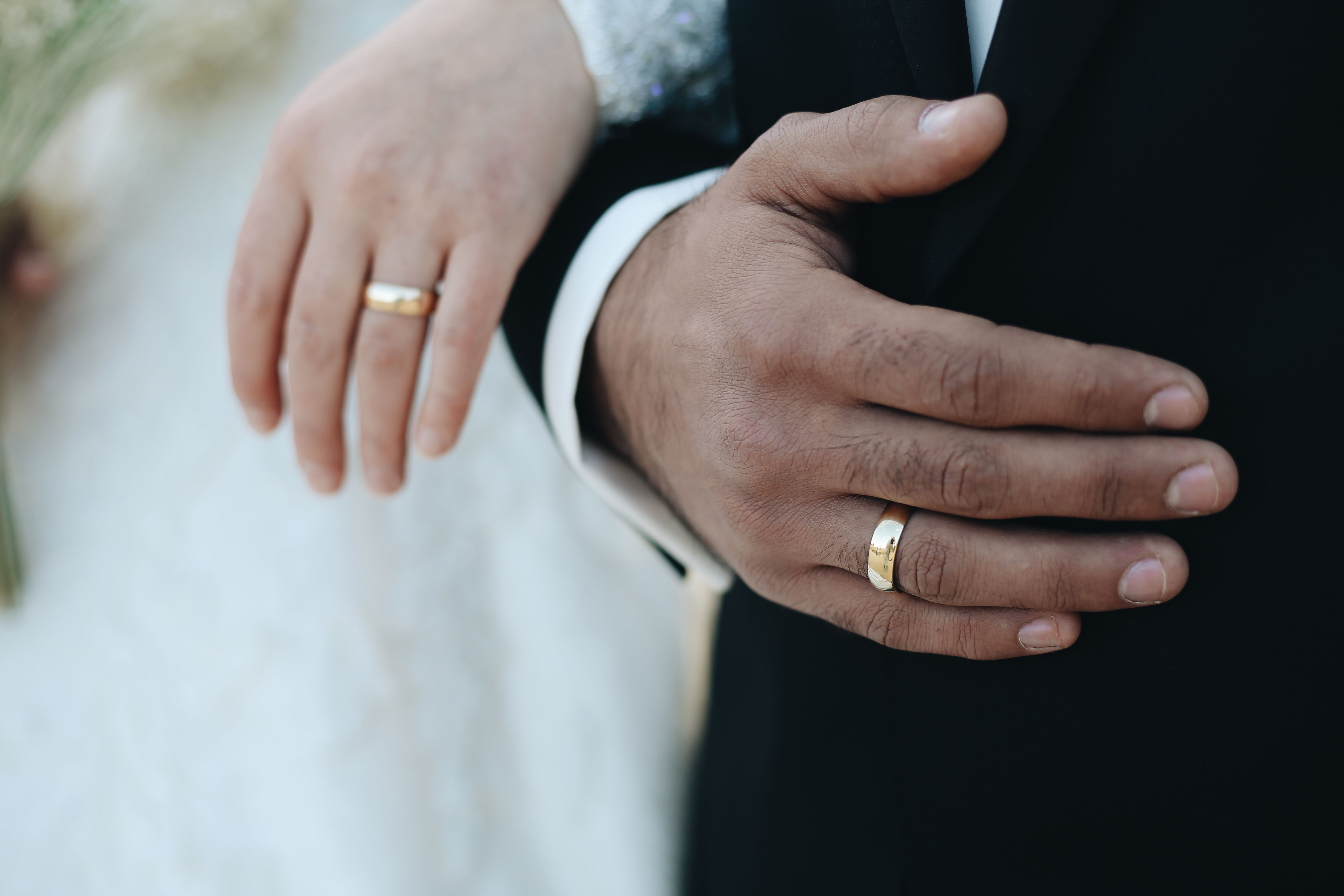 What Makes Gold Wedding Bands Such a Timeless Choice for Men